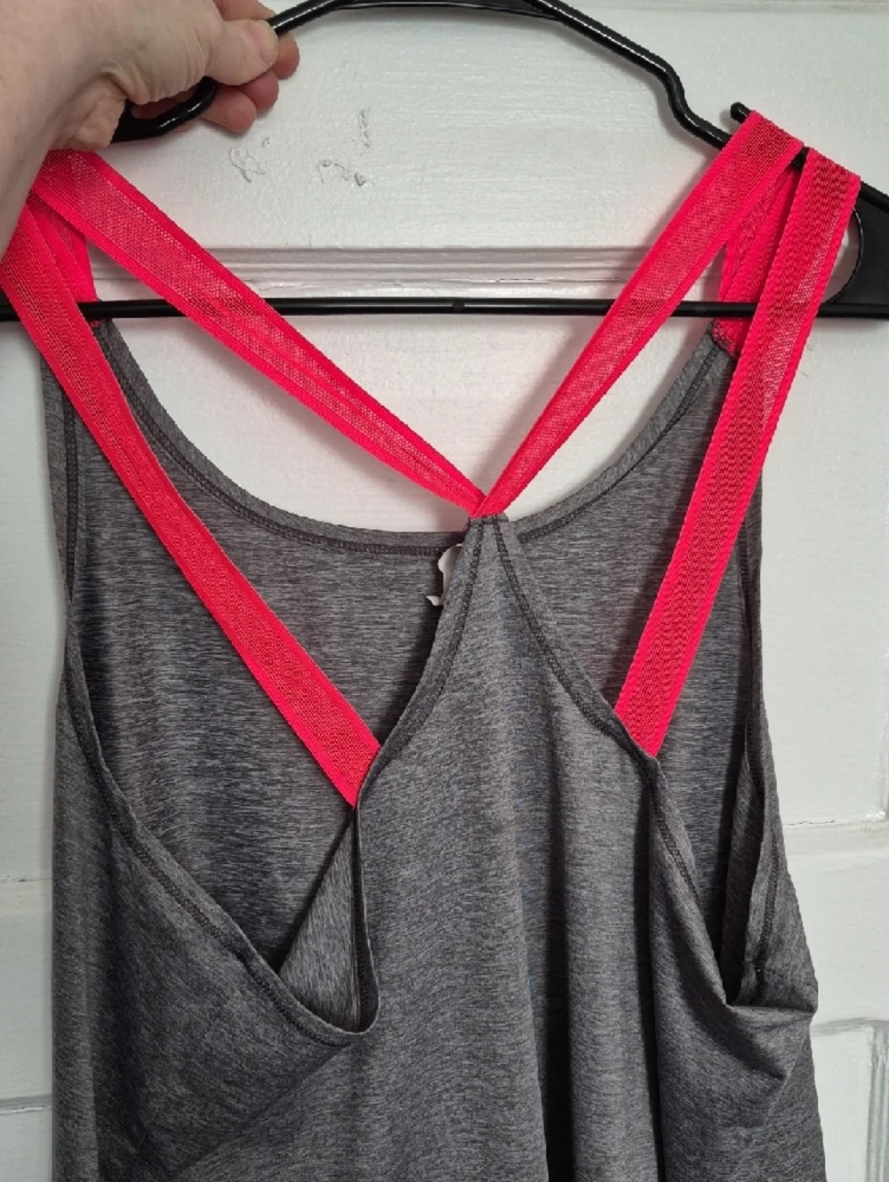 Under Armour Gray Tank with Bright Neon Hot Pink Crossback Straps XL - Picture 4 of 8